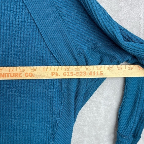 WE THE FREE Aqua Thermal Shirt Large Top Long Sleeve Oversized Slouchy Raw Hem - Picture 10 of 12